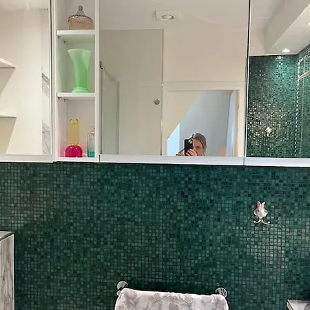 La Cachette Des Stars 20m2 Vue Tour Eiffel Appartement *